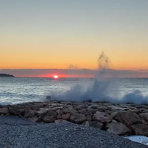 https://nice-promenade-des-anglais-vue-mer.fr-provencehotel.com